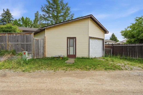 40 Mckerrell Close Se, Calgary, AB 