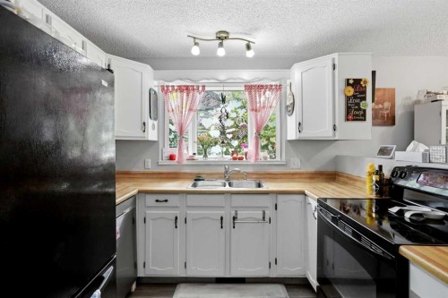 40 Mckerrell Close Se, Calgary, AB 