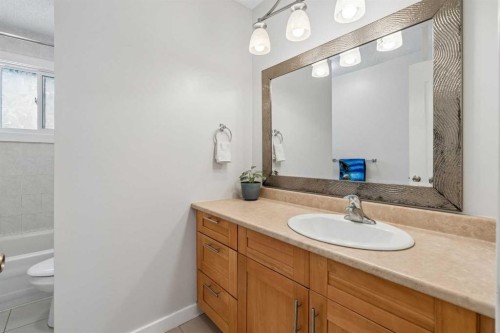 2411 51 Street Ne, Calgary, AB 