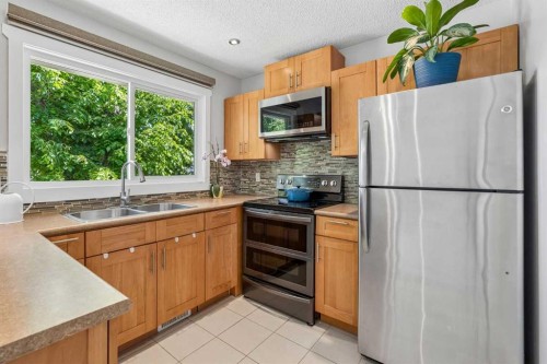 2411 51 Street Ne, Calgary, AB 