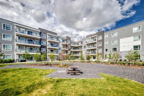 2105-33 Carringham Gate Nw, Calgary, AB 