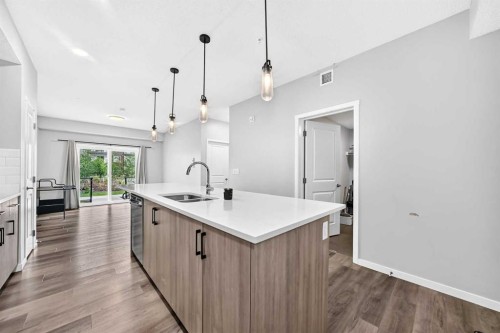 2105-33 Carringham Gate Nw, Calgary, AB 