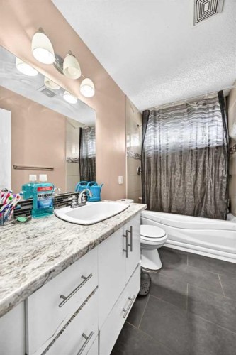 311 72 Avenue Ne, Calgary, AB 