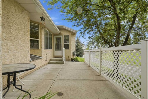 44 Sierra Morena Way Sw, Calgary, AB 