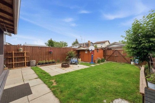 17 Abberfield Crescent Ne, Calgary, AB 