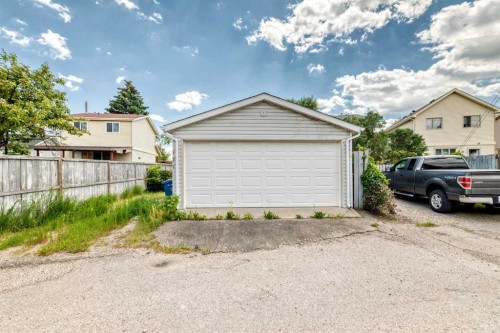 171 Erin Woods Drive Se, Calgary, AB 