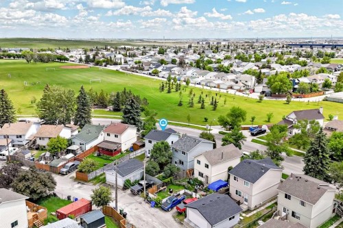 171 Erin Woods Drive Se, Calgary, AB 