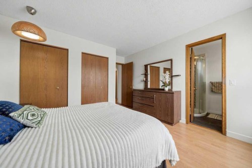 112 Cedargrove Way Sw, Calgary, AB 