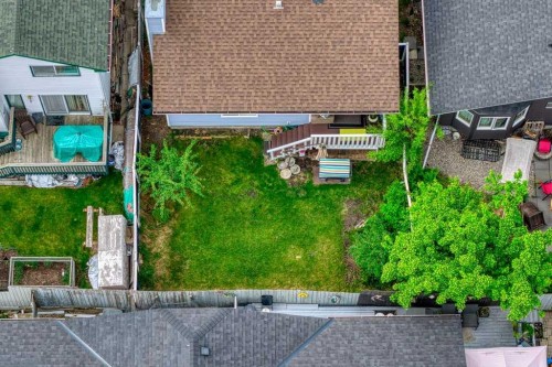 112 Cedargrove Way Sw, Calgary, AB 