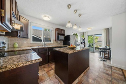112 Cedargrove Way Sw, Calgary, AB 