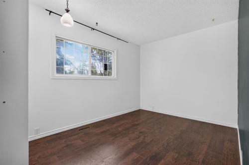 35 Penworth Place Se, Calgary, AB 