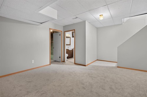 35 Penworth Place Se, Calgary, AB 