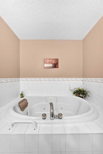 10435 Mapleridge Crescent Se, Calgary, AB 