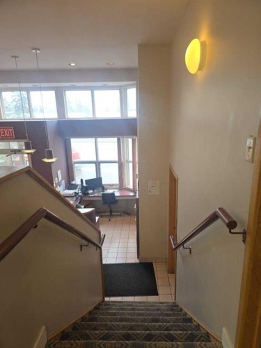 4131 Bow Trail Sw, Calgary, AB 