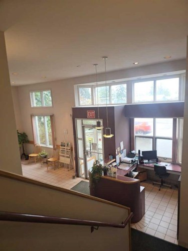4131 Bow Trail Sw, Calgary, AB 