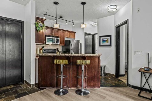 227-901 Mountain Street, Canmore, AB - Indoor Photo Showing Kitchen