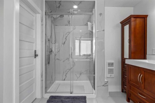 726 Memorial Drive Nw, Calgary, AB 