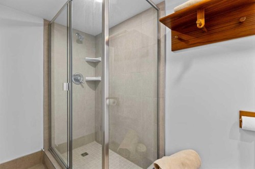 726 Memorial Drive Nw, Calgary, AB 