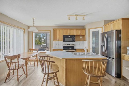 88 Willowbrook Crescent Nw, Airdrie, AB 