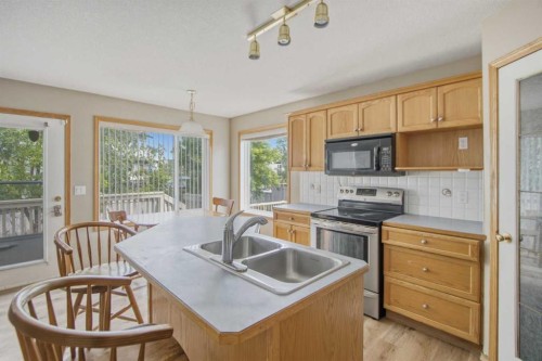88 Willowbrook Crescent Nw, Airdrie, AB 