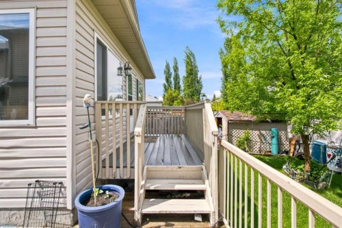88 Willowbrook Crescent Nw, Airdrie, AB 