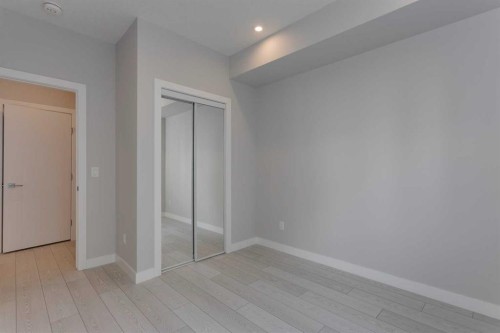 206-8370 Broadcast Avenue Sw, Calgary, AB - Indoor Photo Showing Other Room