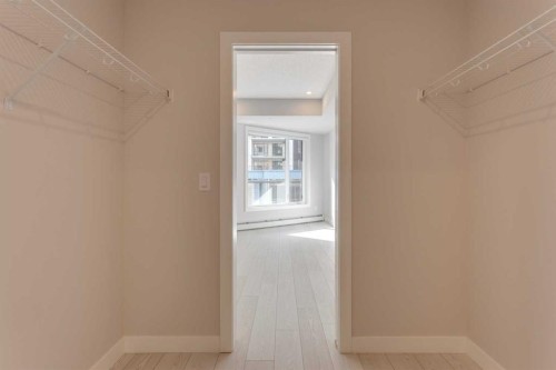 206-8370 Broadcast Avenue Sw, Calgary, AB - Indoor With Storage