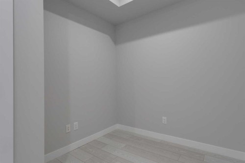 206-8370 Broadcast Avenue Sw, Calgary, AB - Indoor Photo Showing Other Room