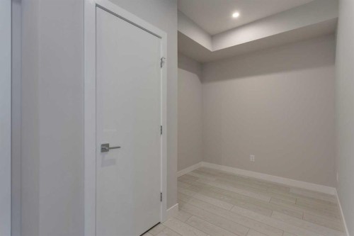 206-8370 Broadcast Avenue Sw, Calgary, AB - Indoor Photo Showing Other Room