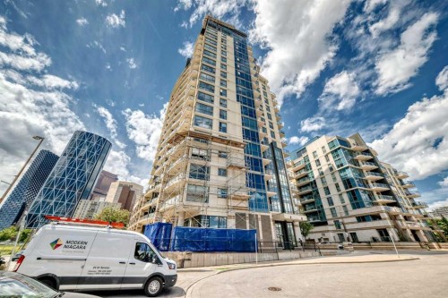 1406-325 3 Street Se, Calgary, AB - Outdoor With Facade