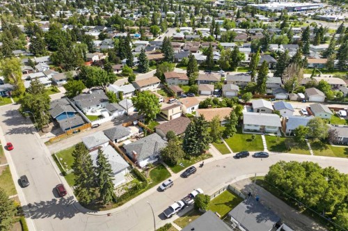 135 Huntcroft Way Ne, Calgary, AB 