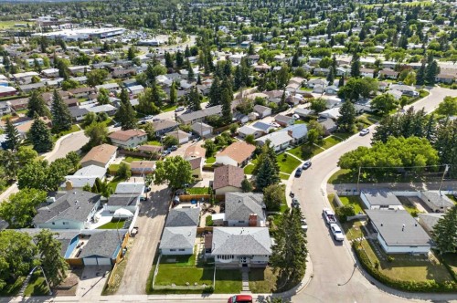 135 Huntcroft Way Ne, Calgary, AB 