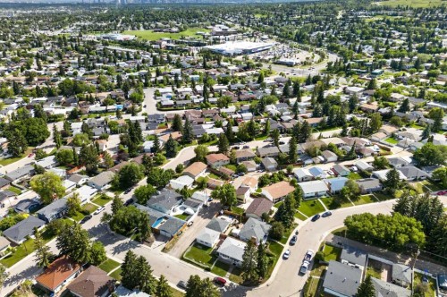 135 Huntcroft Way Ne, Calgary, AB 