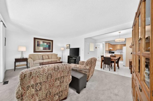 2124B 52 Avenue Sw, Calgary, AB 