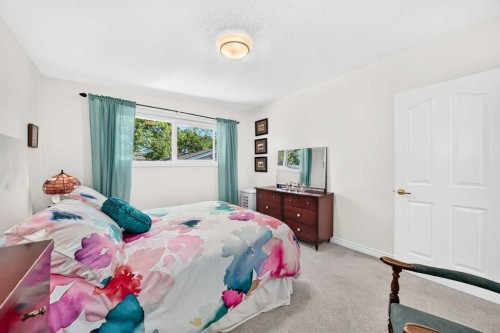 2124B 52 Avenue Sw, Calgary, AB 