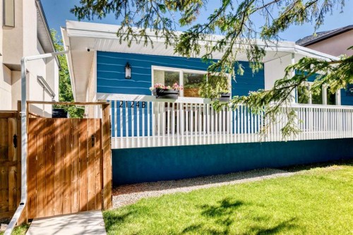 2124B 52 Avenue Sw, Calgary, AB 