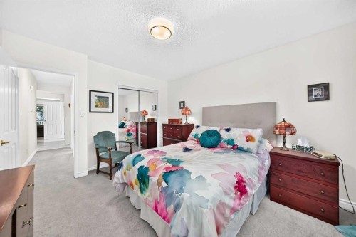 2124B 52 Avenue Sw, Calgary, AB 