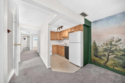 2124B 52 Avenue Sw, Calgary, AB 