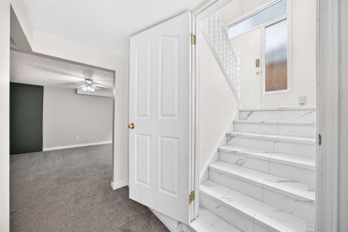 2124B 52 Avenue Sw, Calgary, AB 