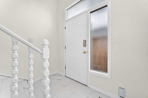 2124B 52 Avenue Sw, Calgary, AB 