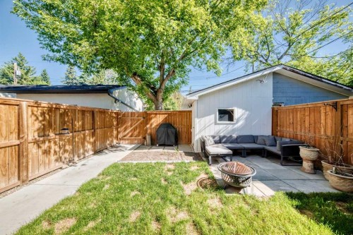2124B 52 Avenue Sw, Calgary, AB 