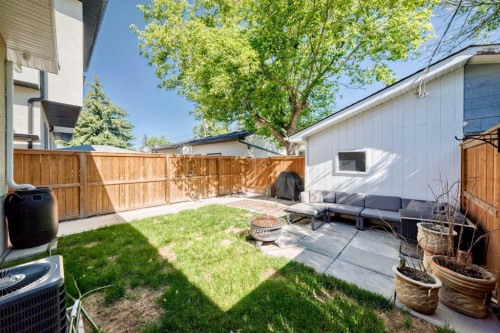2124B 52 Avenue Sw, Calgary, AB 