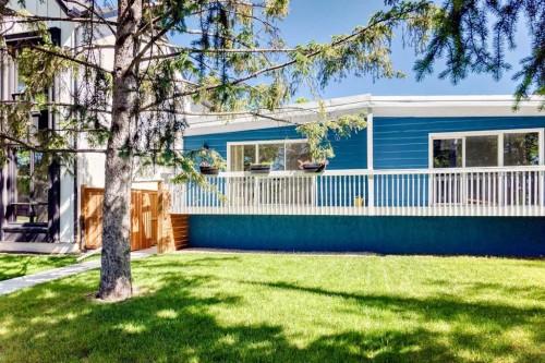 2124B 52 Avenue Sw, Calgary, AB 