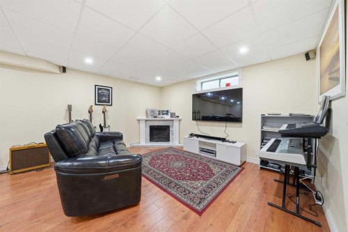308 Douglasbank Drive Se, Calgary, AB 