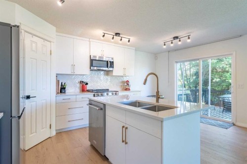 76 Cranfield Place Se, Calgary, AB 