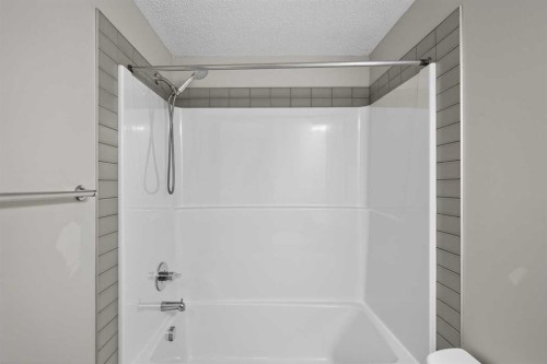 1910-7451 Falconridge Boulevard Ne, Calgary, AB - Indoor Photo Showing Bathroom