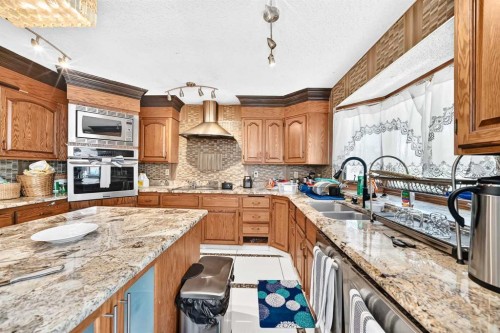 204 Deer Ridge Way Se, Calgary, AB 