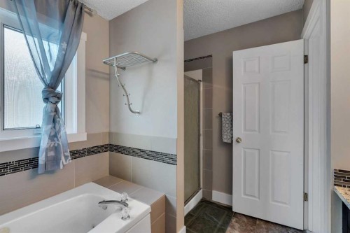 229 22 Avenue Ne, Calgary, AB 