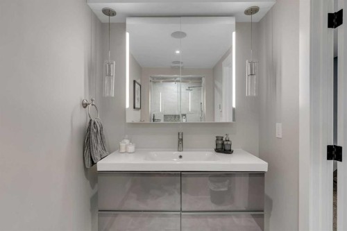 229 22 Avenue Ne, Calgary, AB 