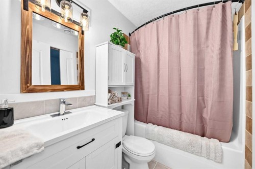 5138 51 Street, Olds, AB 